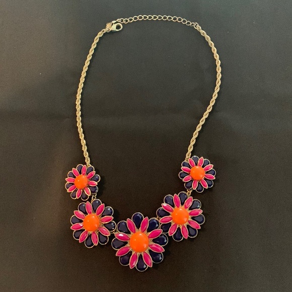 BR Flower Necklace - Picture 6 of 8